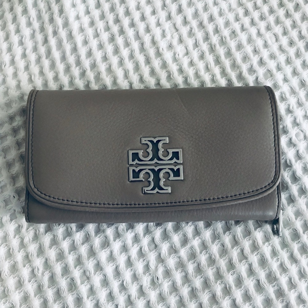 Tory Burch Envelope Continental Leather Wallet